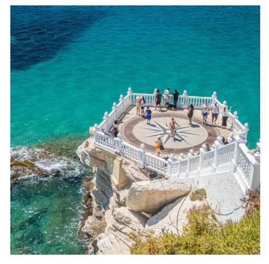 Luxury Primerisima Linea Playa Poniente Benidorm Con 6,5 Mts De Vistas Frontales Al Mar Bagian luar foto